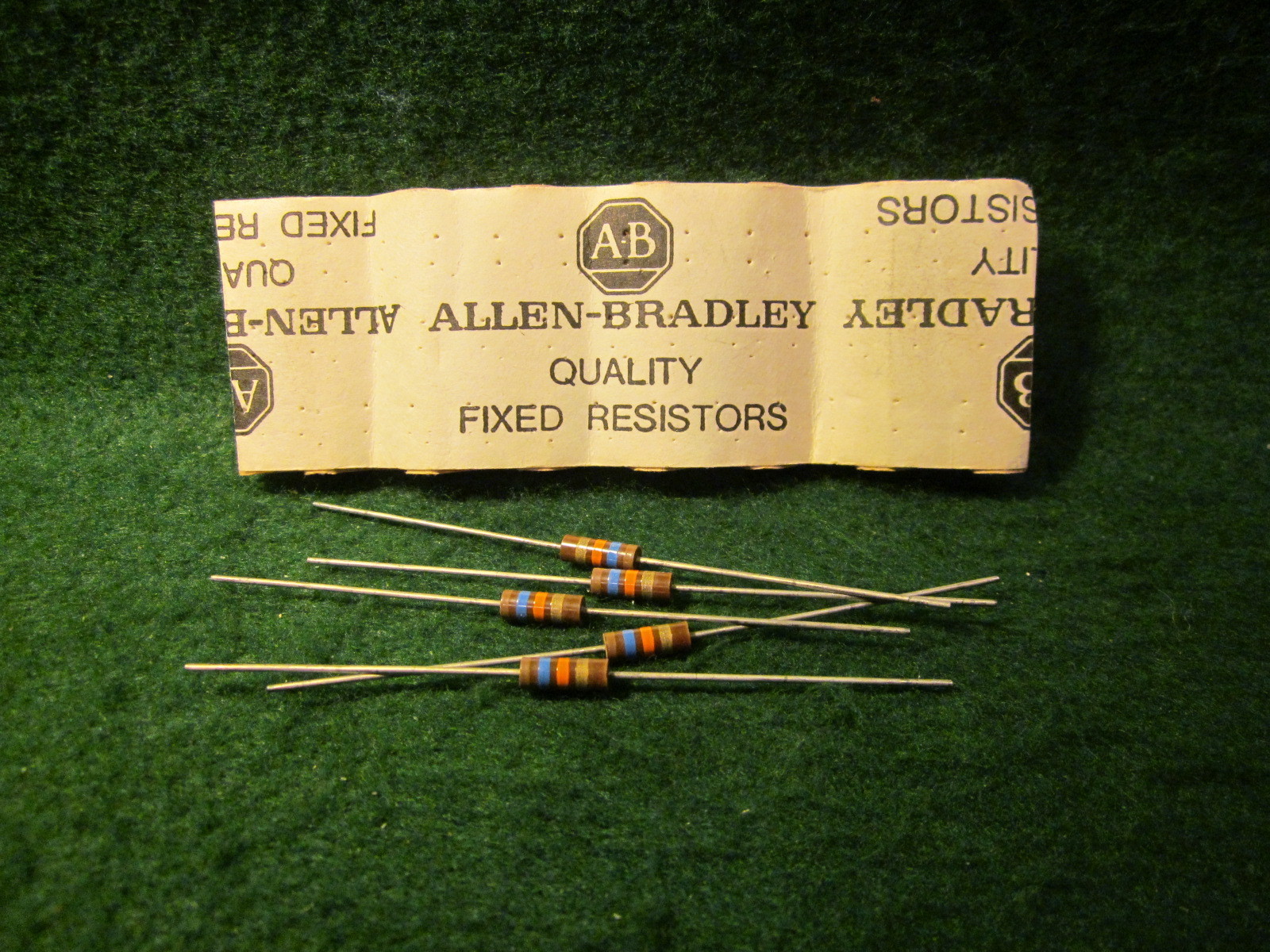(1) 5 Pack Allen Bradley Carbon Comp 16K OHM 1/2 Watt 5% Resistors NOS