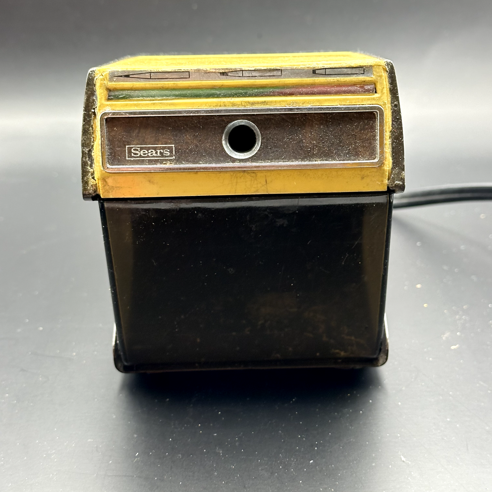 Vintage SEARS electric pencil sharpener 3661 120V 60hz