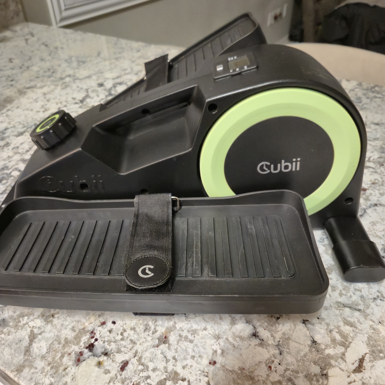Cubii JR2 F3B2 Compact Seated Under-Desk Elliptical Portable Great Condition!
