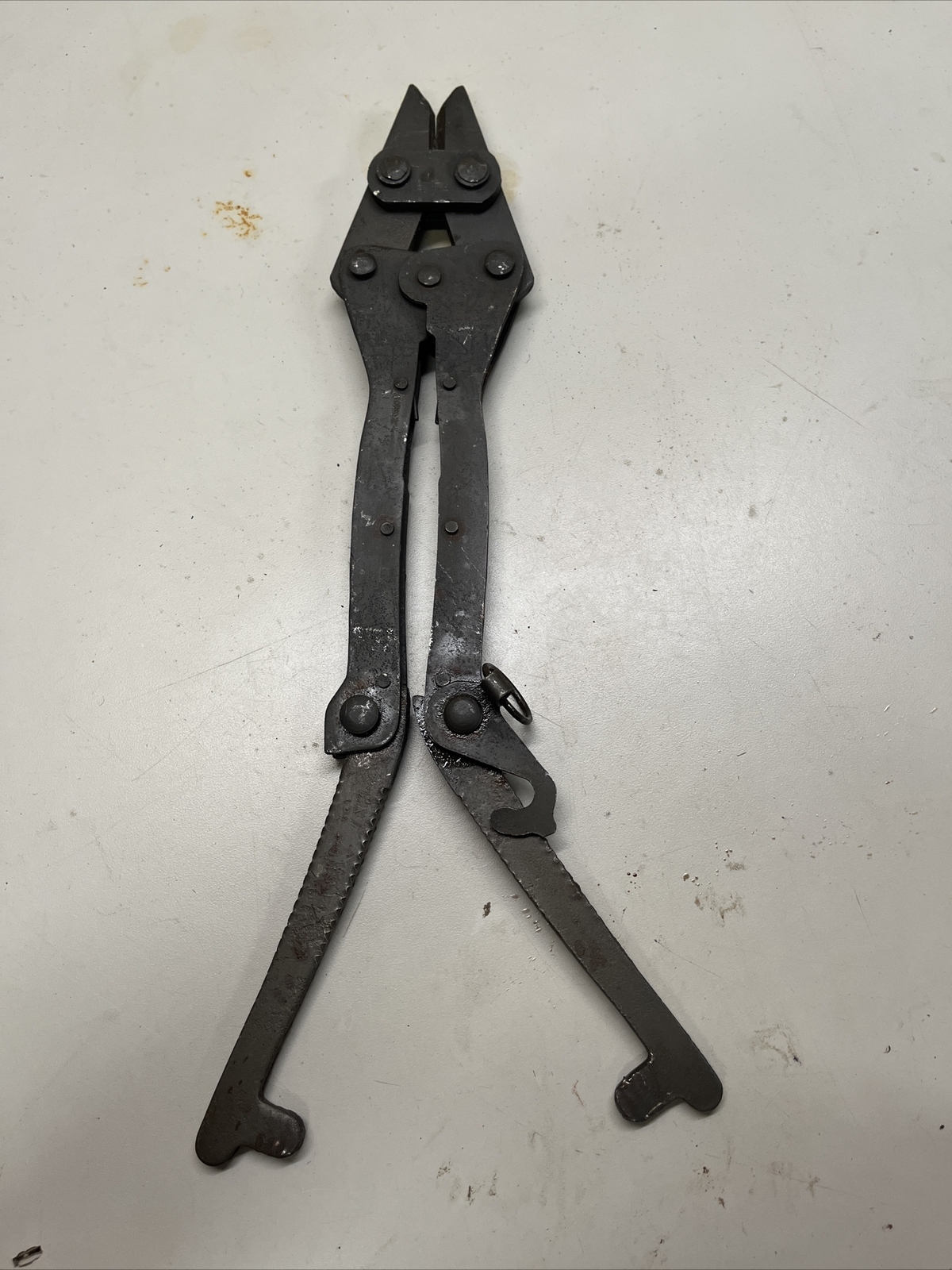 POST WW2 BRITISH MILITARY FOLDING HANDLE WIRE CUTTERS