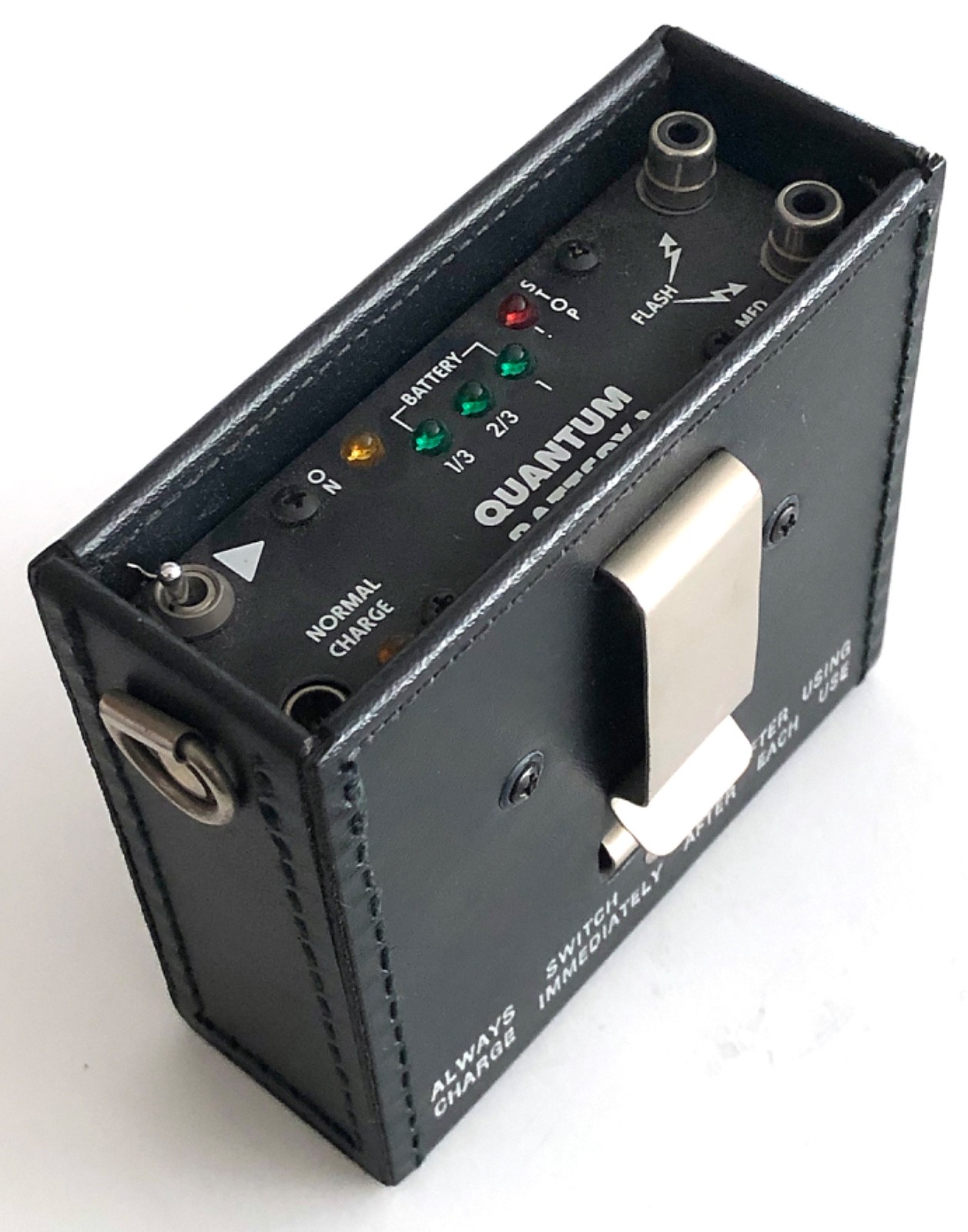 Quantum Instruments Quantum Battery 1 W Charger and Cables UNTESTED