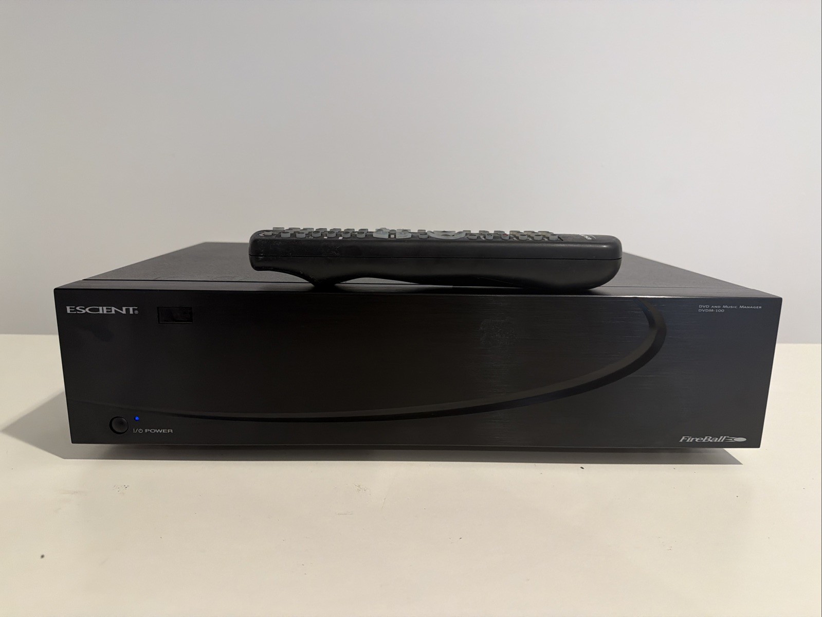 Escient FireBall DVDM-100 DVD Music Manager Media Server w/ Remote Tested
