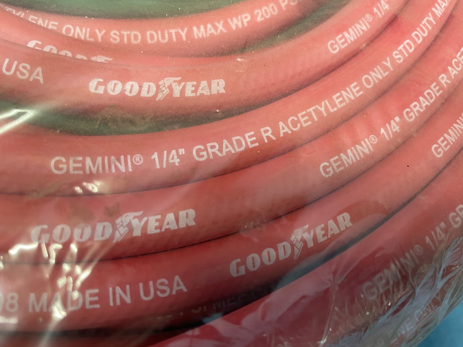 RADNOR™ 1/4" X 100' Red And Green EPDM Rubber Twin Hose With BB Hose Fittings