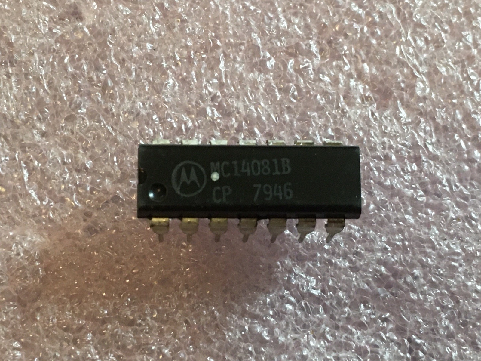 MC14081BCP IC QUAD 2-INPUT AND GATE CMOS PLASTIC DIP 14-PIN MOTOROLA (LOT OF 5)