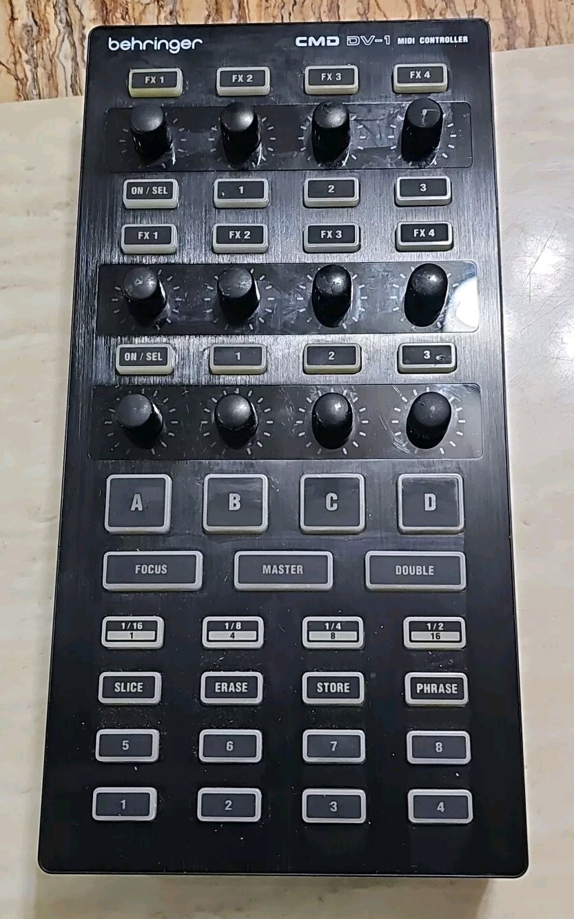 Behringer CMD-DV1 DJ Controller