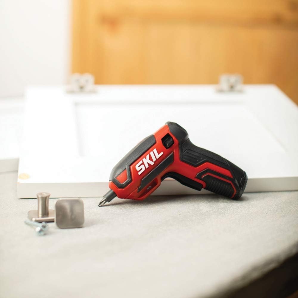 Compact 4V Cordless Screwdriver with 9 Bits - Ergonomic & USB Rechargeable