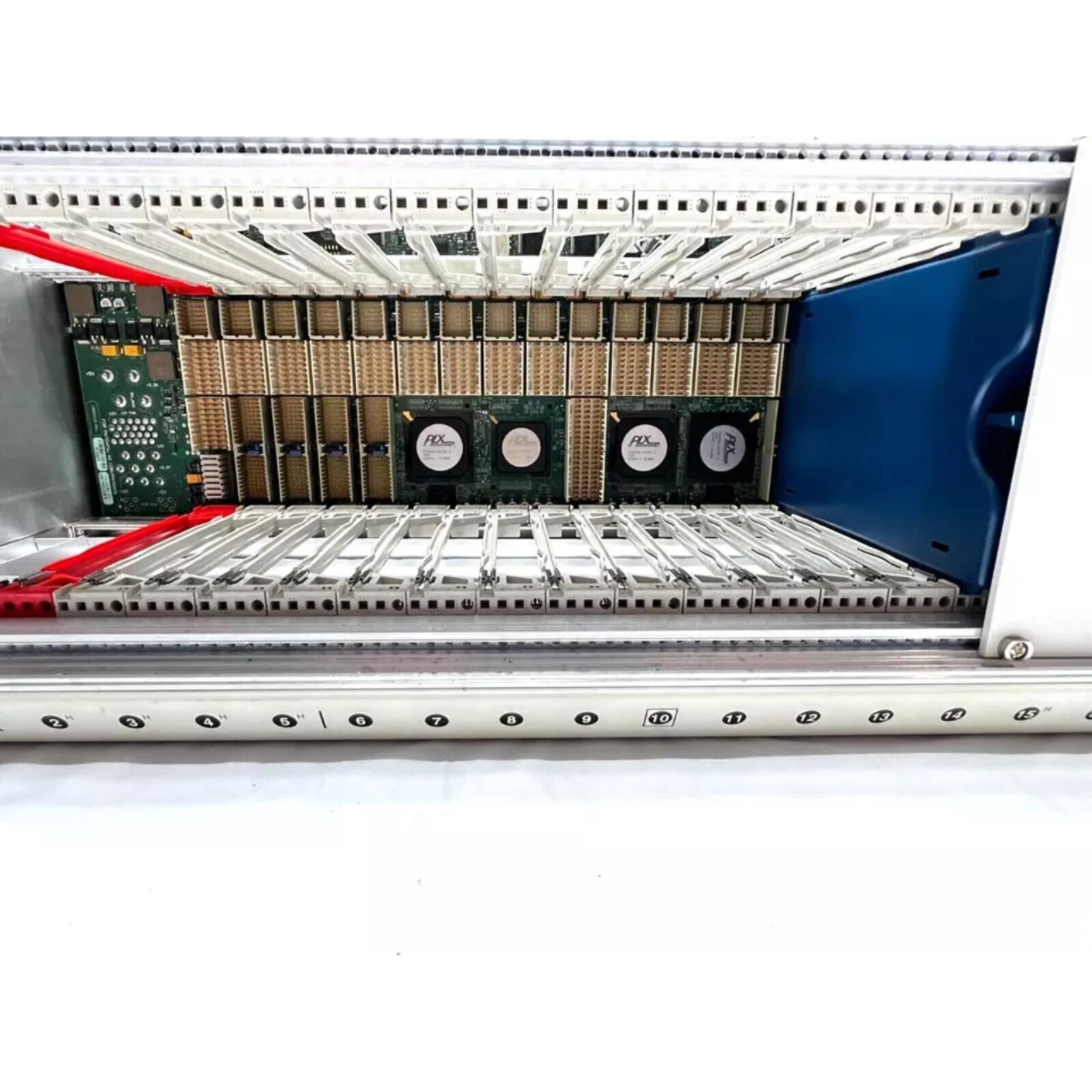 NEW National Instruments PXIe1075 PXIe-1075 Up to 4 GB/s PXI Chassis
