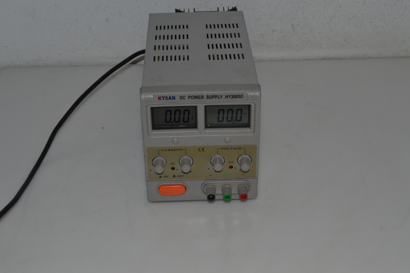 ^^ KYSAN DC POWER SUPPLY HY3005D  (HHU5)