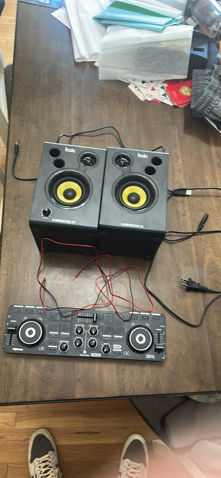 Hercules DJ DJStarter Kit With Controller, Speakers and Headphones NO OUTPUT
