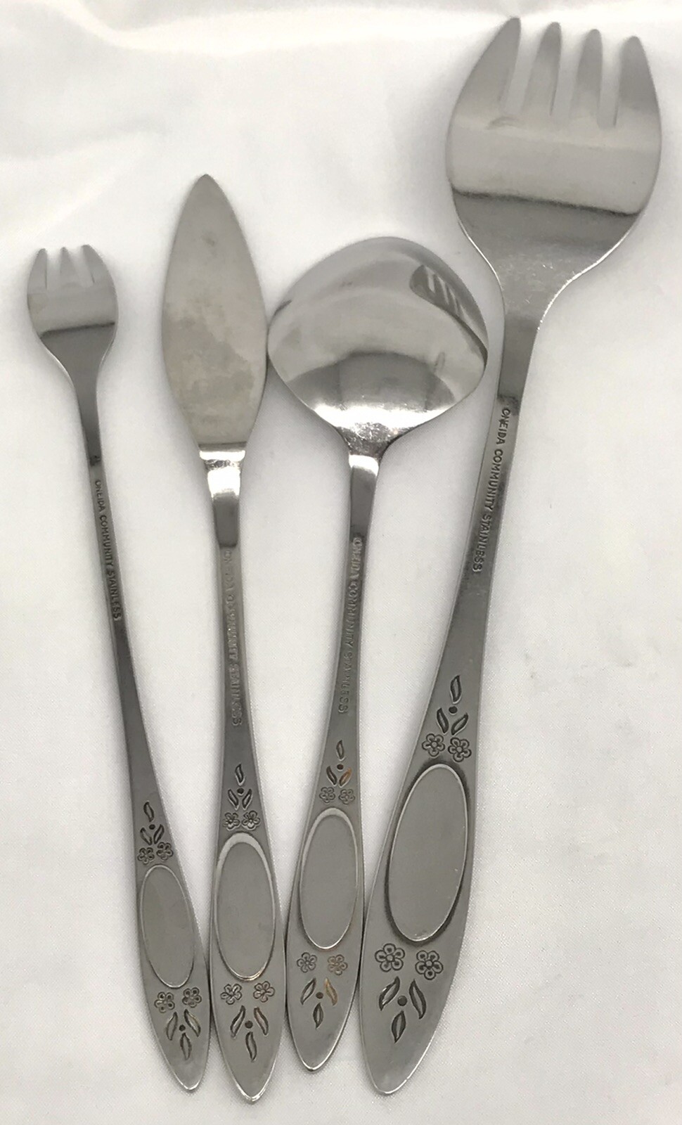 4 Piece Oneida Community Stainless Vignette Serving Lot