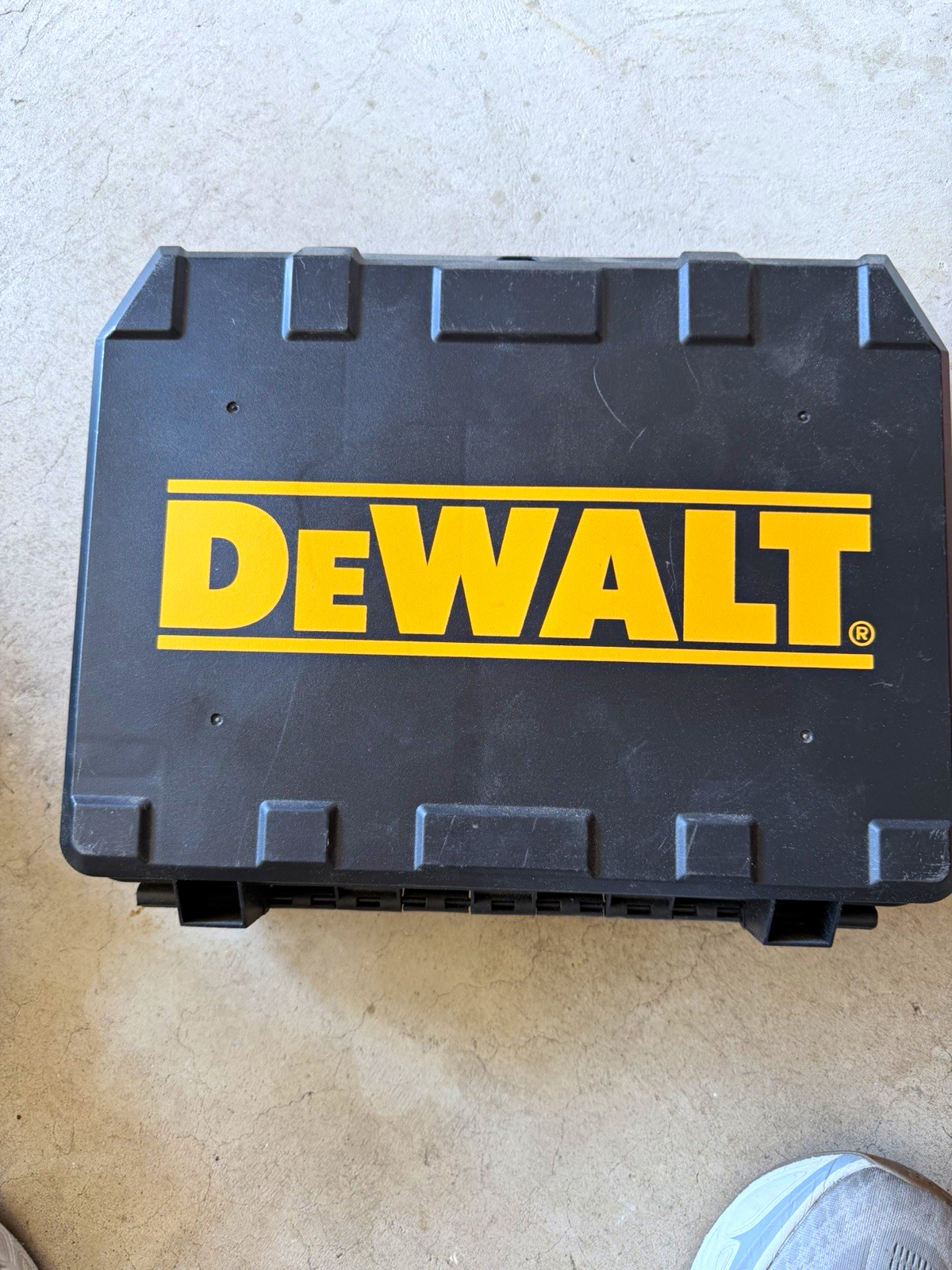 DEWALT DC750 9.6V Cordless Drill/Driver Kit w/ Battery, Charger & Case