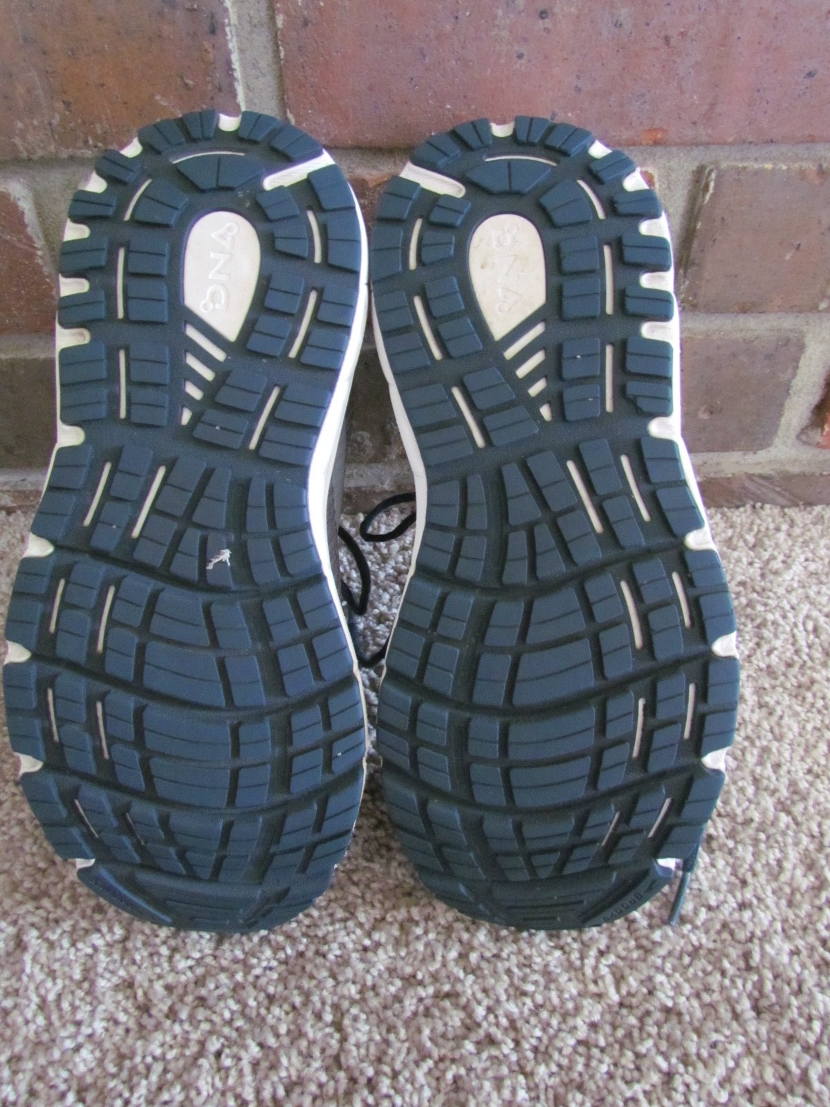 Brooks Addiction GTS 15 Shoes Women's Size 9 Gray Wide 2E Extra Wide 1203522E099