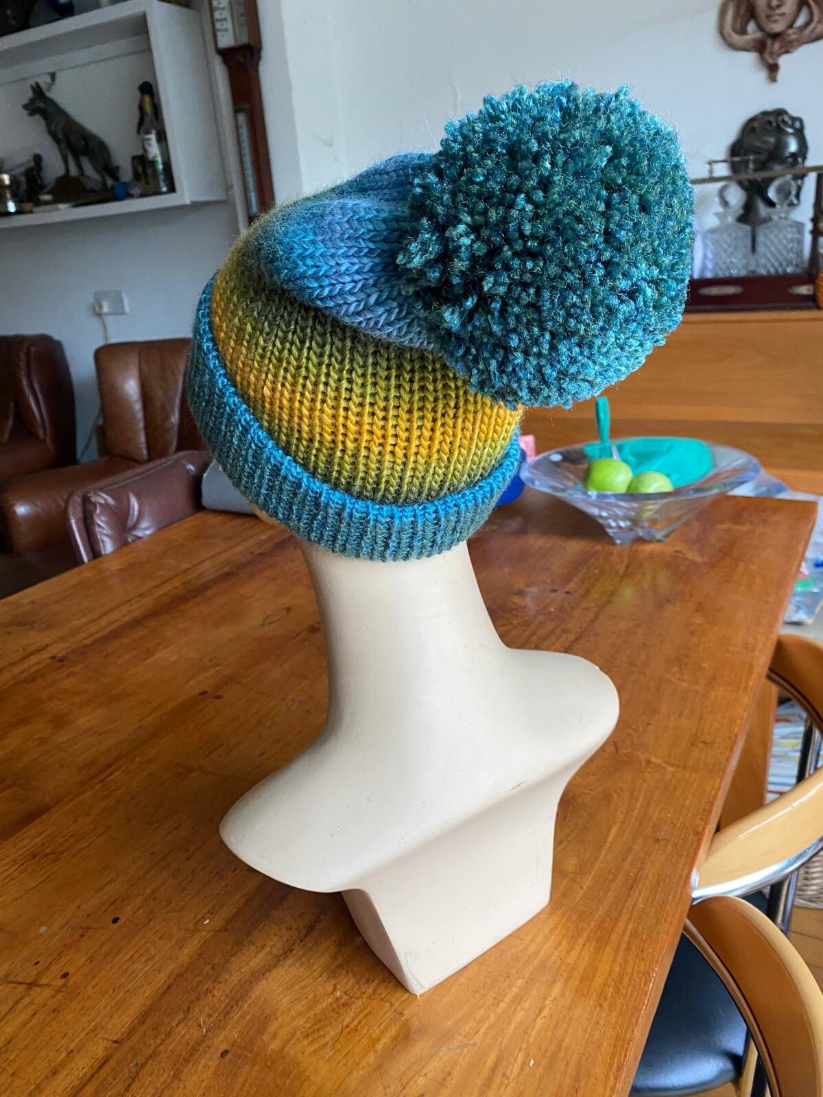 SHADES OF GREEN BLUE YELLOW STRETCH RIBBED KNIT BOBBLE HAT BEANNIE WINTER HAT