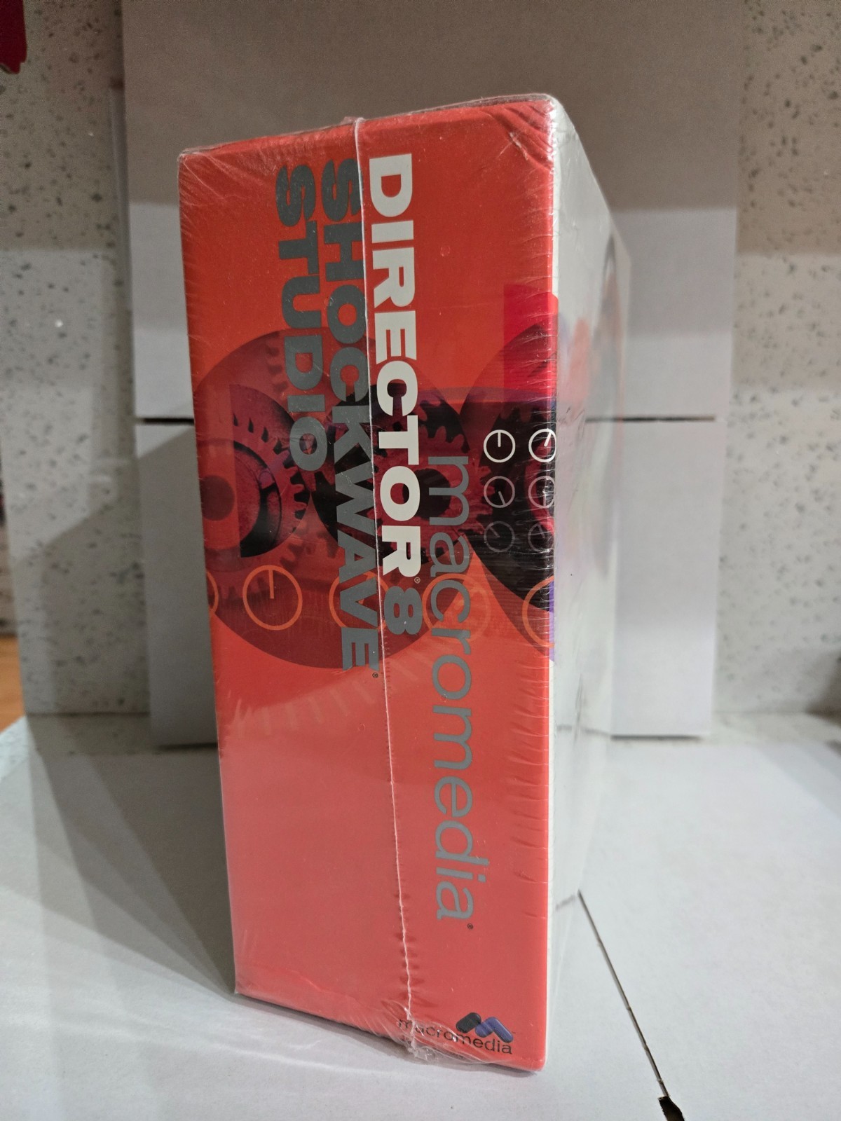 macromedia DIRECTOR 8 SHOCKWARE STUDIO_FULL VERSION_FOR WINDOWS & MAC