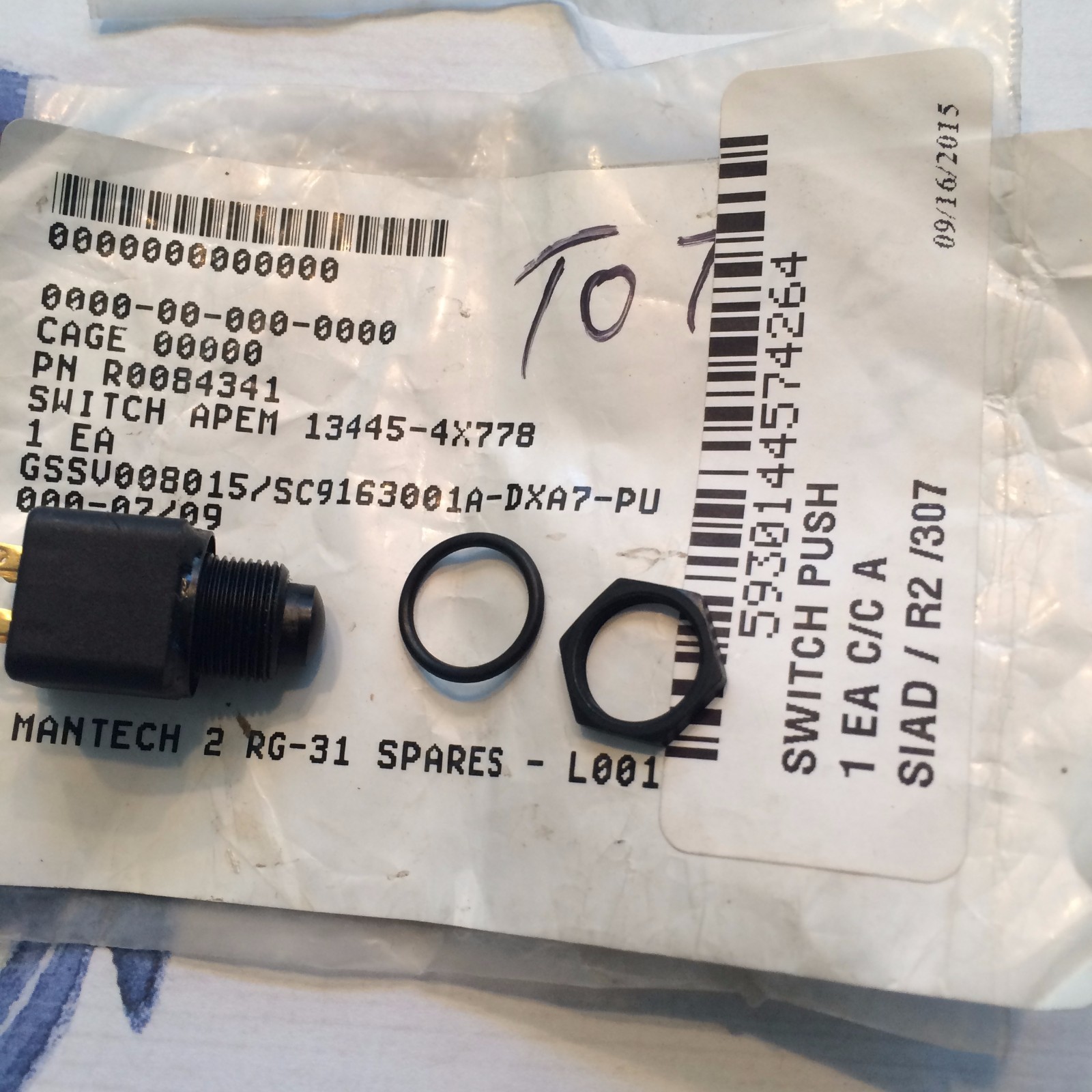 APEM2 07-51 Push Switch, NSN:5930 14 457 4264