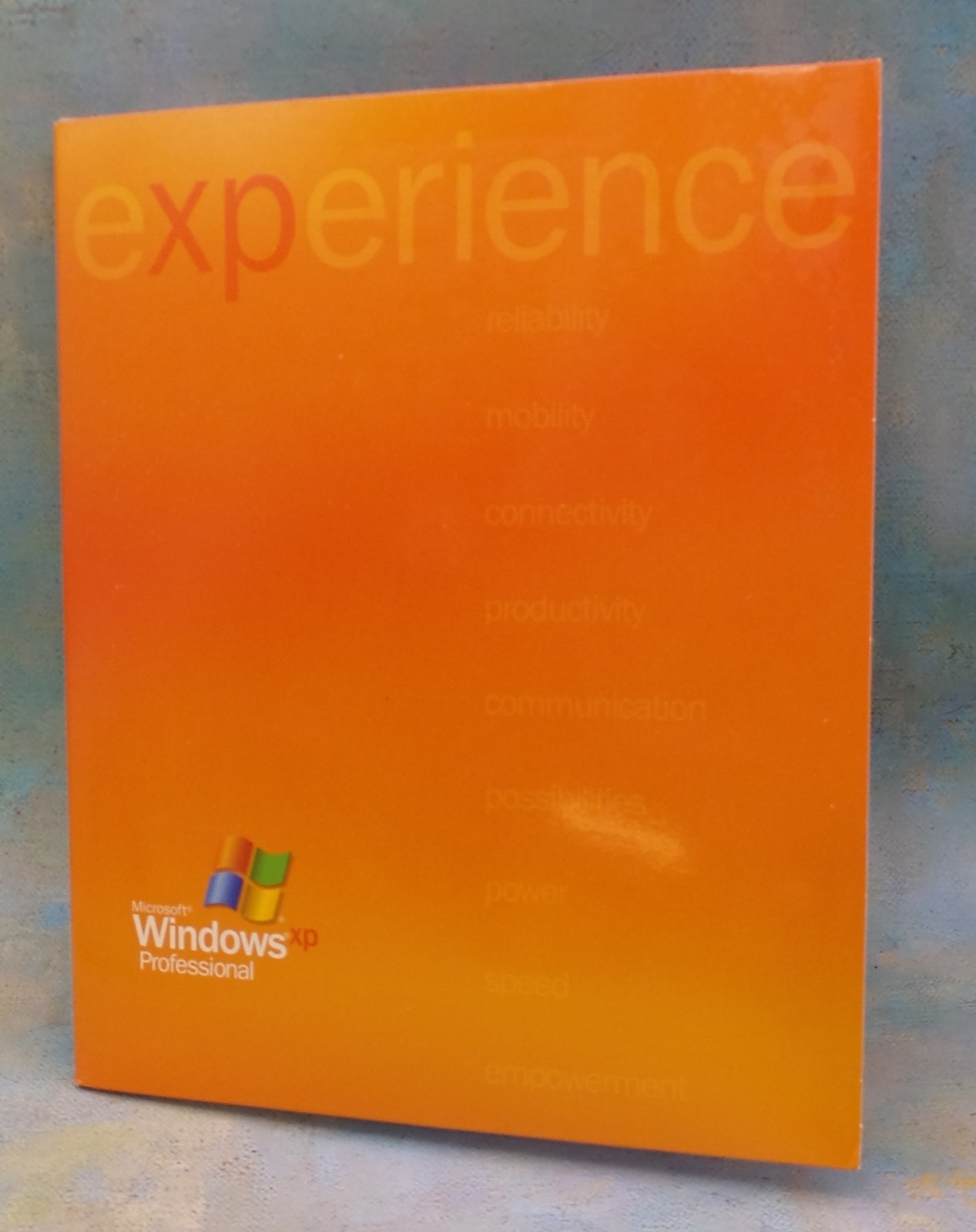 Microsoft Windows XP Professional 2002 Version, 32bit, Retail Package, W/ Keys