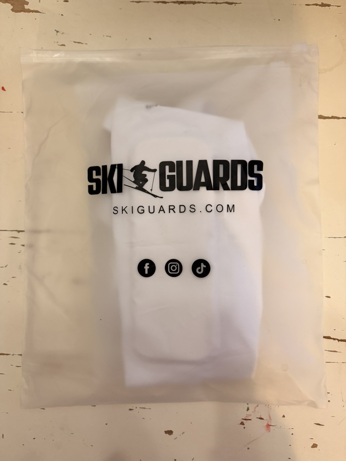 SKIGUARD PRO Unisex Adult Sz XL -Padded Shin Sleeve ~White~ NEW