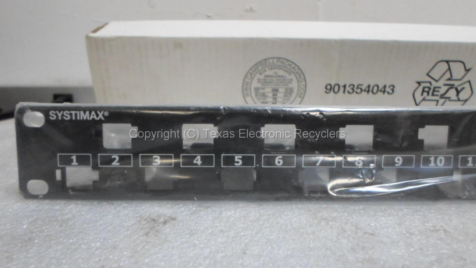 NEW OPEN BOX - Commscope Systimax Fleximax 108356312 24-Port Panel Module