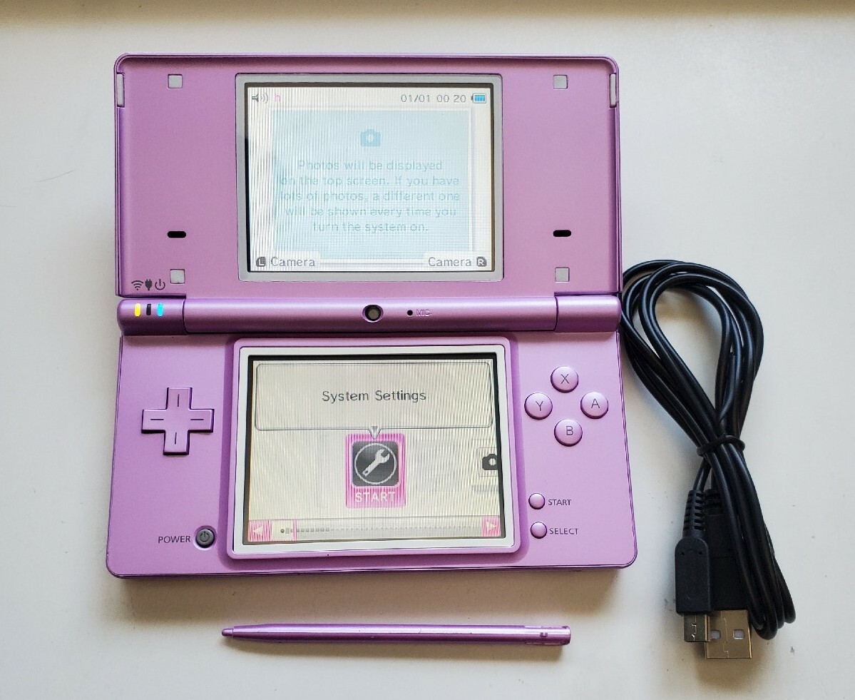 Nintendo DSi   purple Handheld System + charger FAST SHIPPING