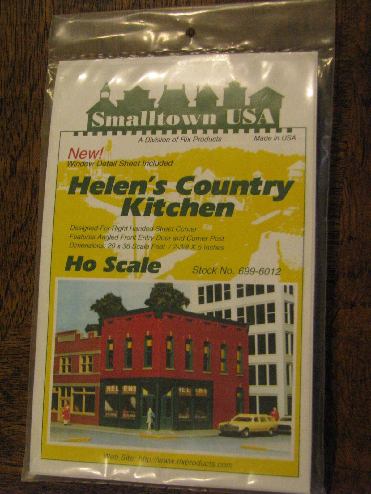 Smalltown USA HO #699-6012  Helen's Country Kitchen 2-3/4 x 5" 7 x 12.8cm
