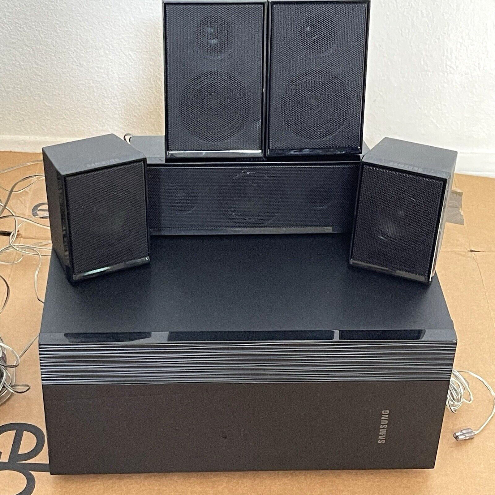 Samsung HT-E550 Digital Home Entertainment System Speakers Only  No DVD Player
