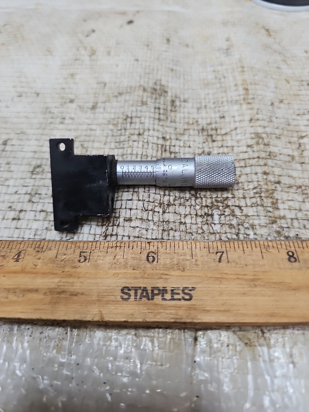 Daedal LINEAR POSITIONER STAGE Starrett Micrometer .5" RANGE