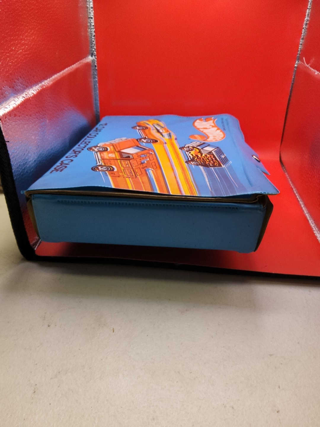 Vintage Hot Wheels Redlines 12 Cars Collectors Case Very Good Conditition