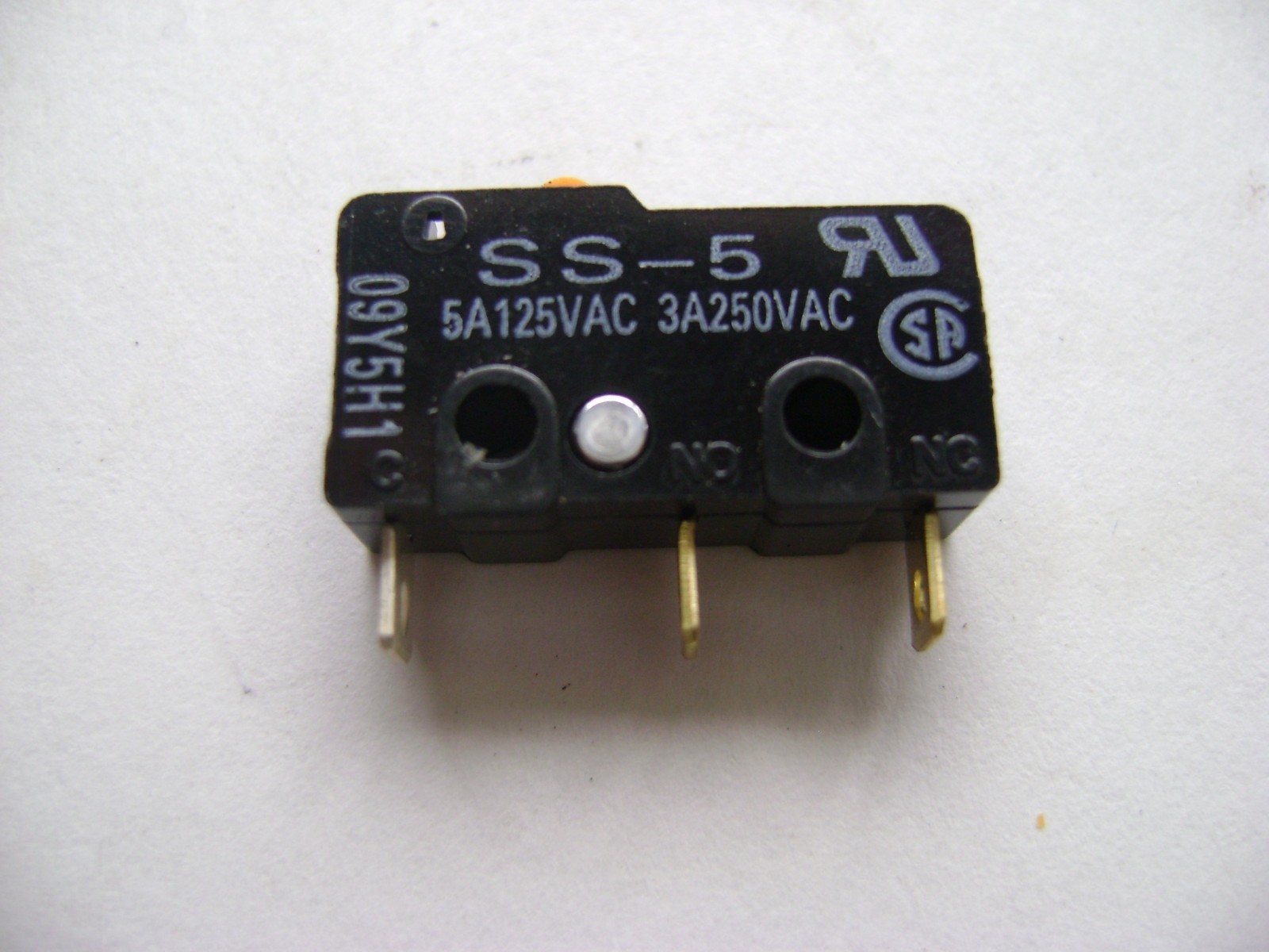 NEW OMRON SS-5 MICRO SWITCH 5A125VAC 3A250VAC A6