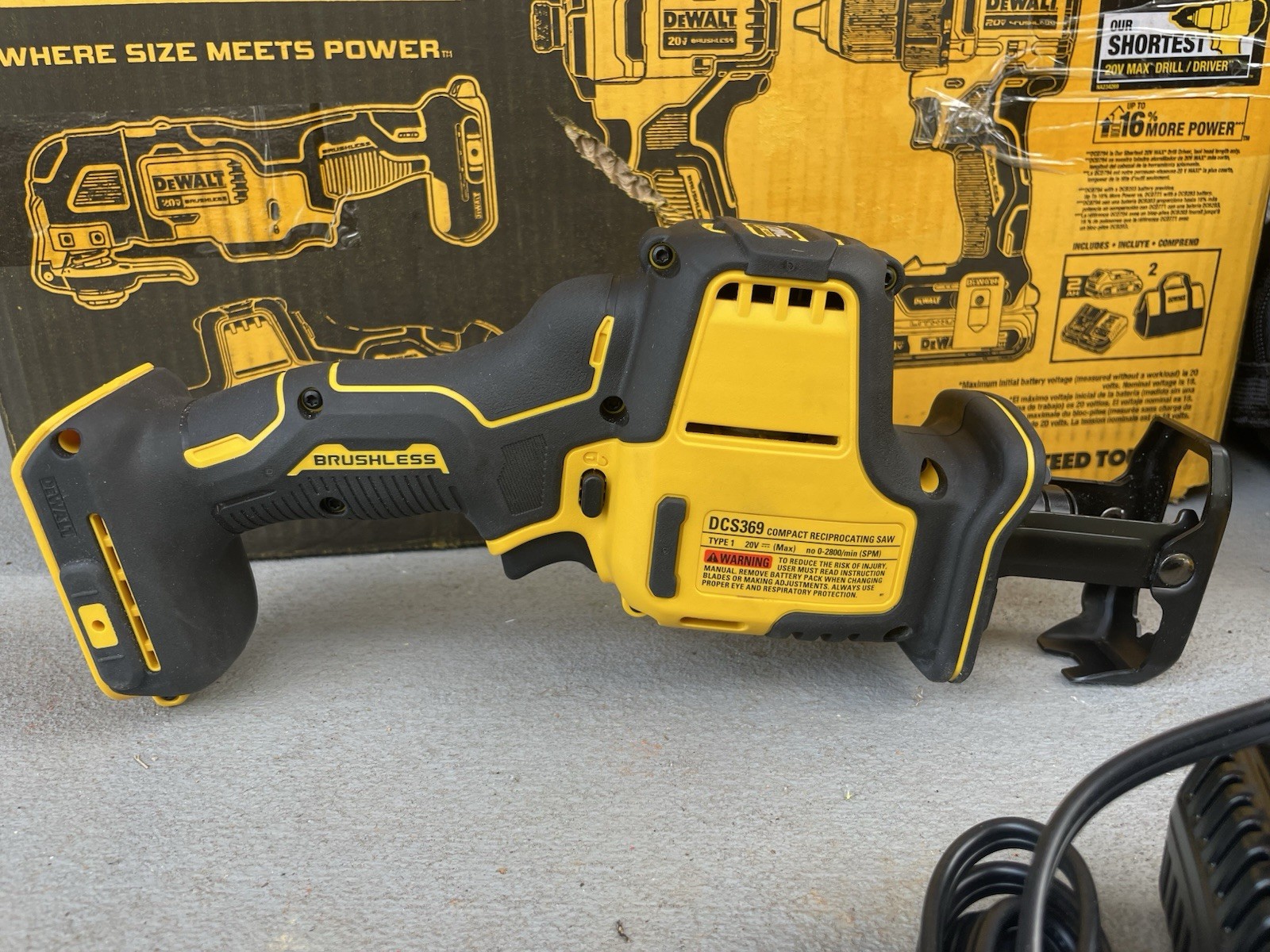 DEWALT ATOMIC Compact 20V MAX Brushless 4-Tool Kit DCK486D2 2 Batteries Bag