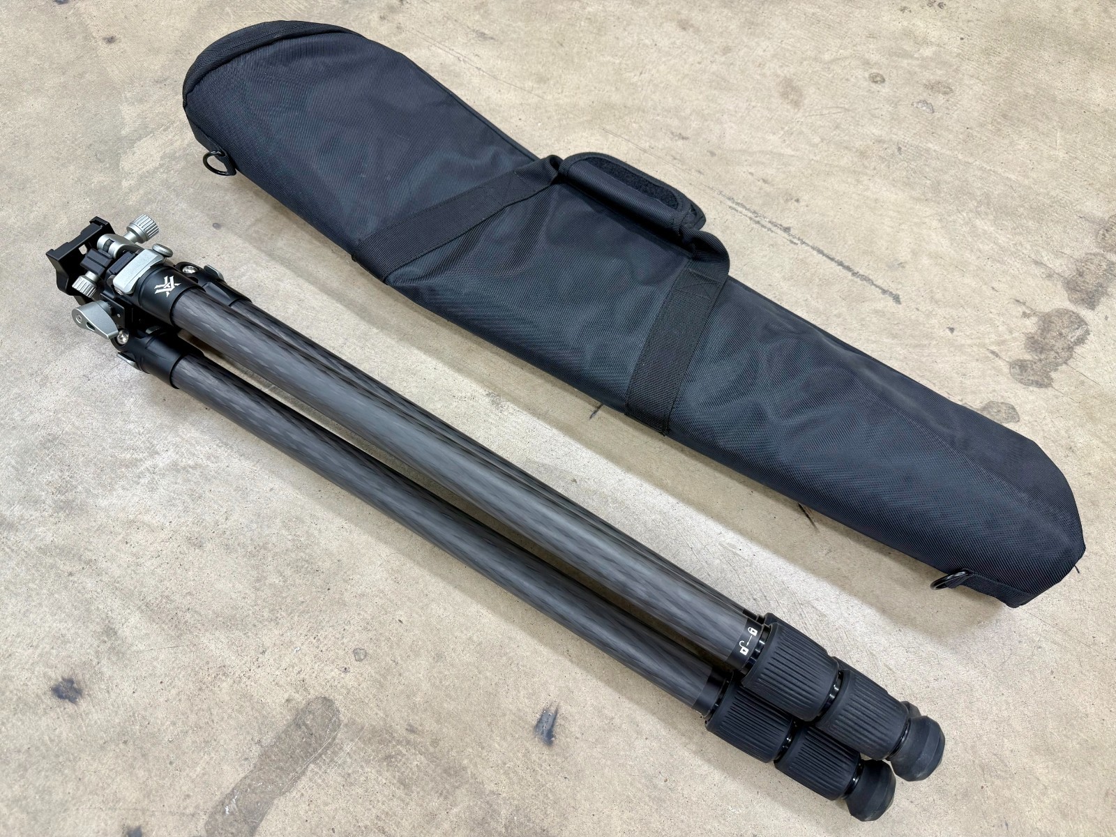 Vortex Optics Switchback Carbon Tripod W Pan Tilt Head Bubble Level & Case