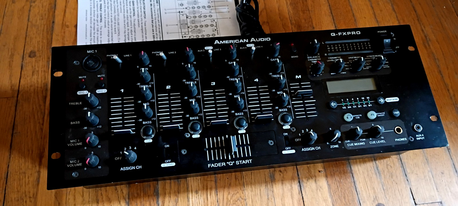 American Audio Q-FX  4 Ch, 2 Mic. FX don't work but in fantastic Cond.