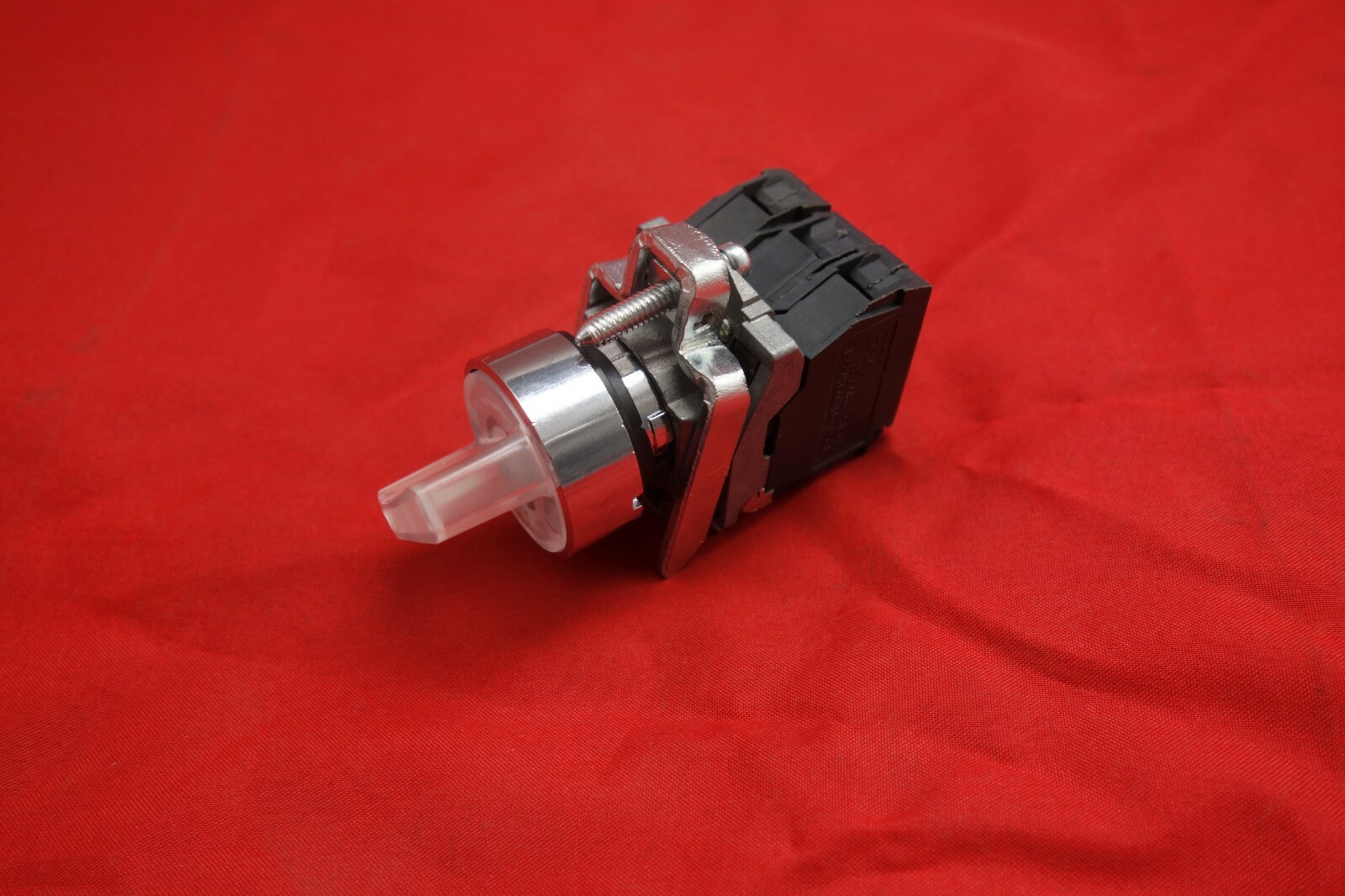 22mm 220V White ILLUMINATED Select switch 3 Position Maintain Fits XB4 BK131M5