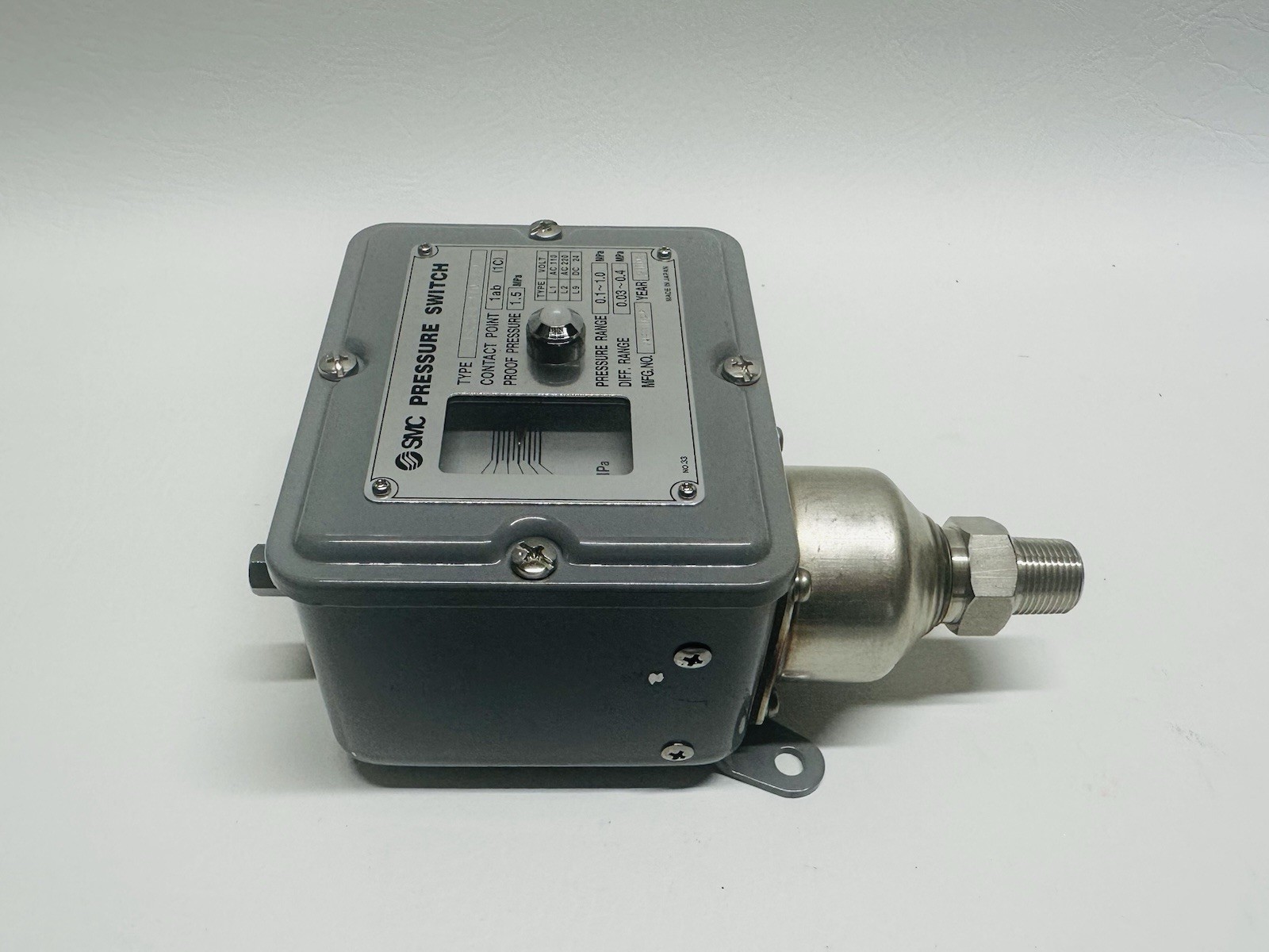 NEW SMC IS2761-1103 L9 Pressure Switch