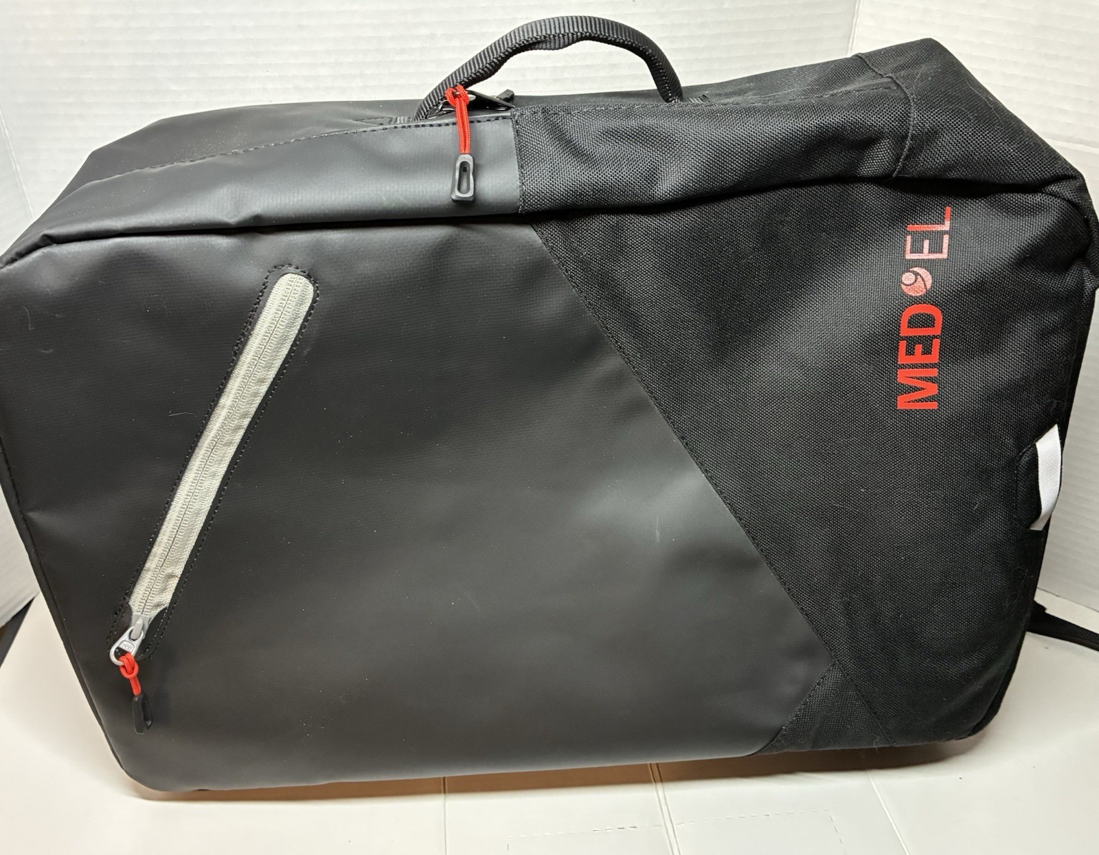 Backpack NWOT Kohla Restless 25L Black Multimedia Retractable Straps Side Handle