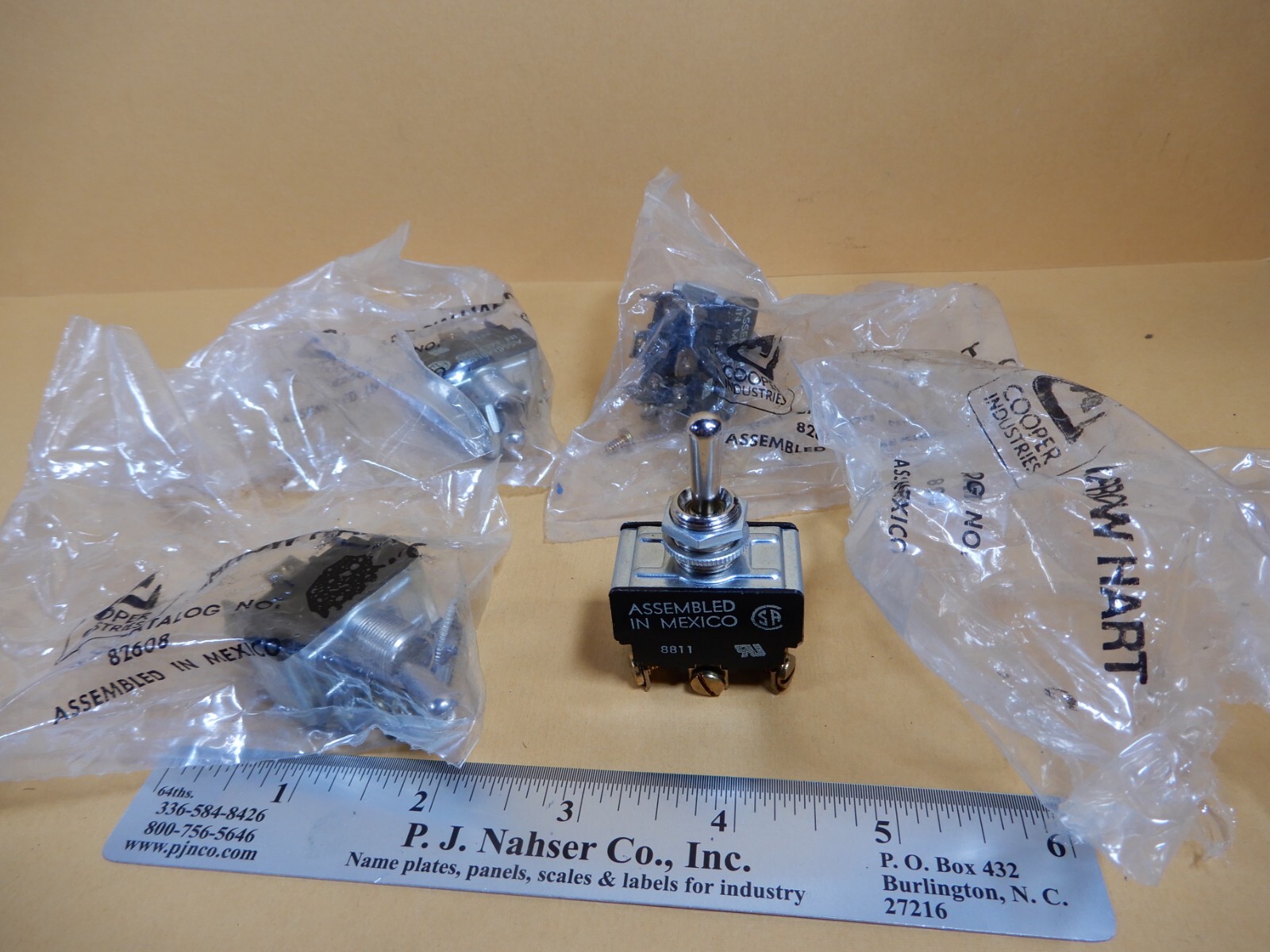 Arrow Hart 82608 On-Off-On Maintained Toggle Switch Qty 4 NOS DPDT
