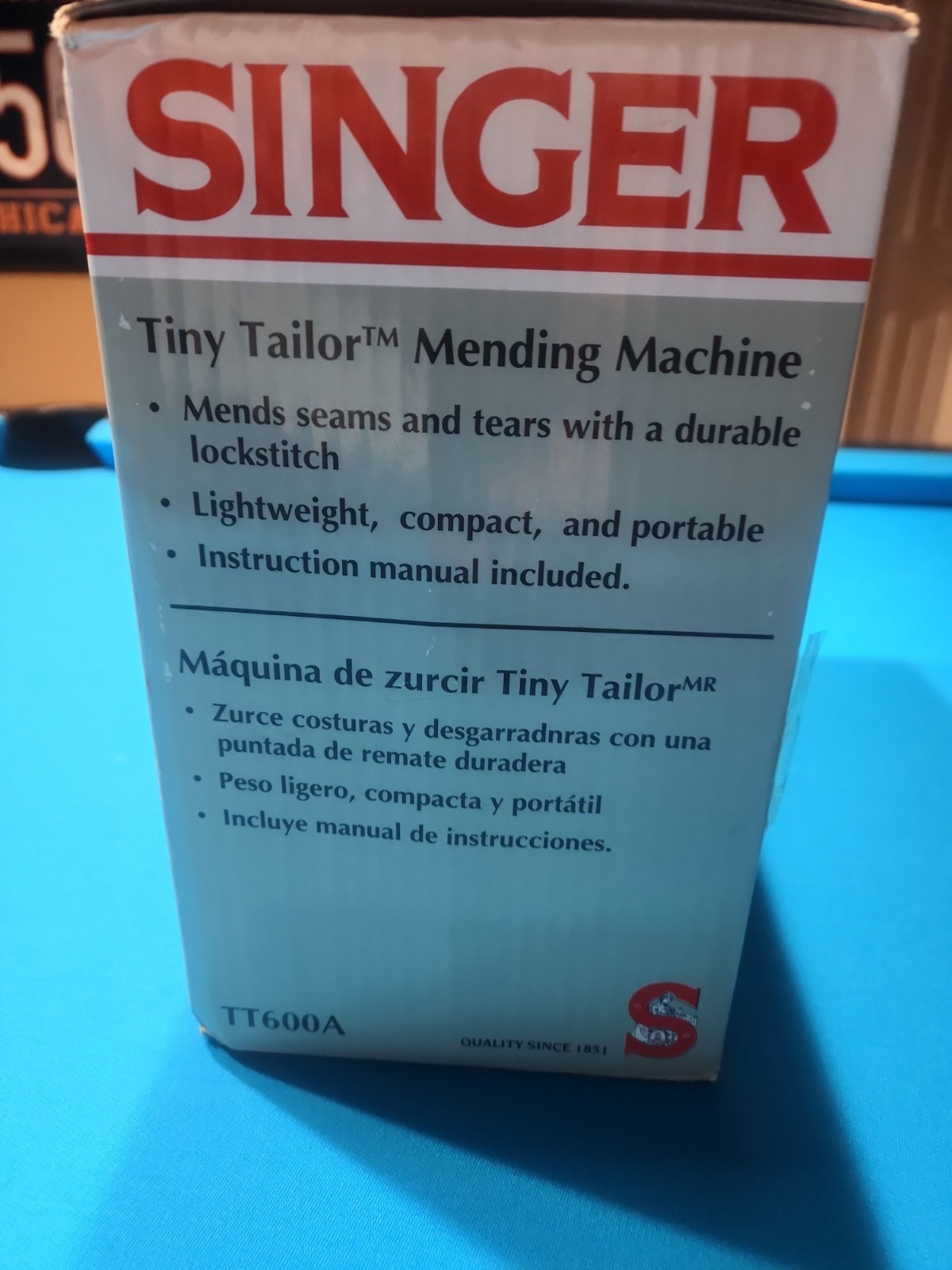 Singer Tiny Tailor Mending Machine TT600A in Original Box Sewing