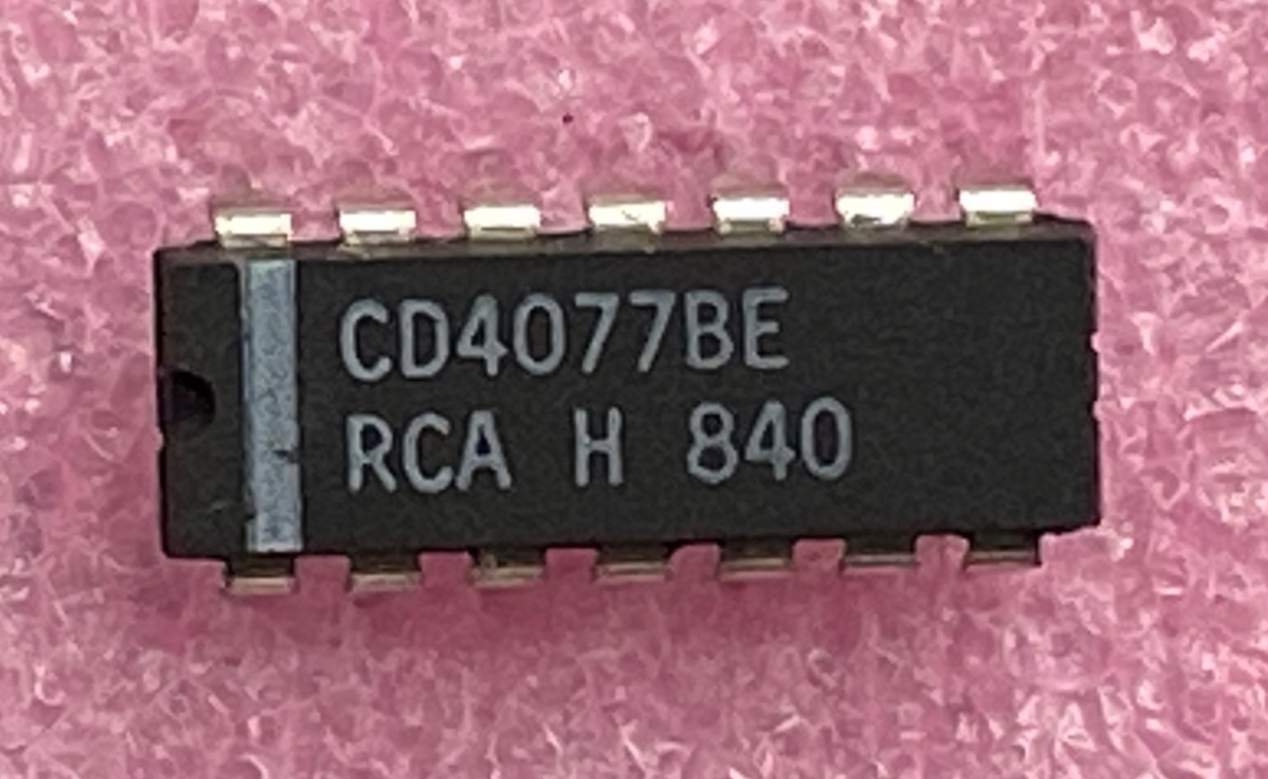 RCA CD4077BE quad exclusive-NOR gates Integrated Circuit