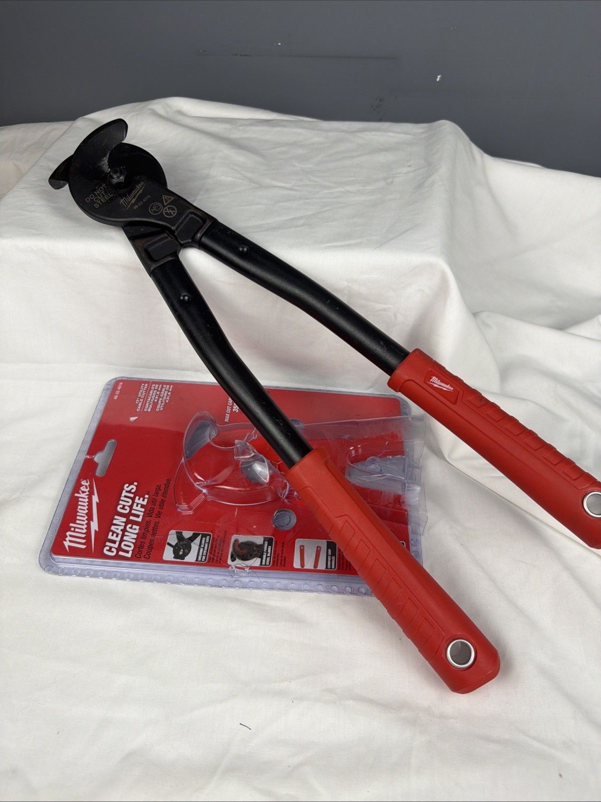 Milwaukee 17" Utility Cable Cutter Wire Stripper Heavy Duty 48-22-4016