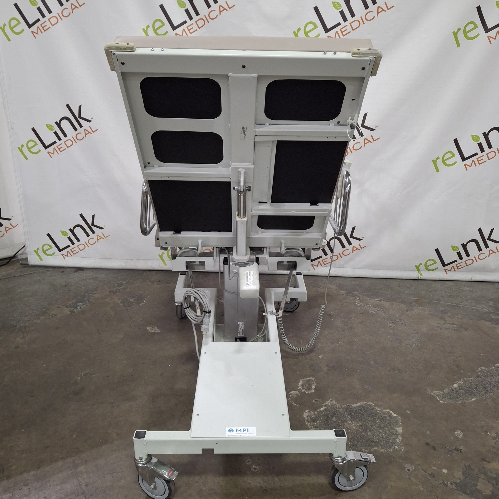 Medical Positioning, Inc. 8087 Exam Table