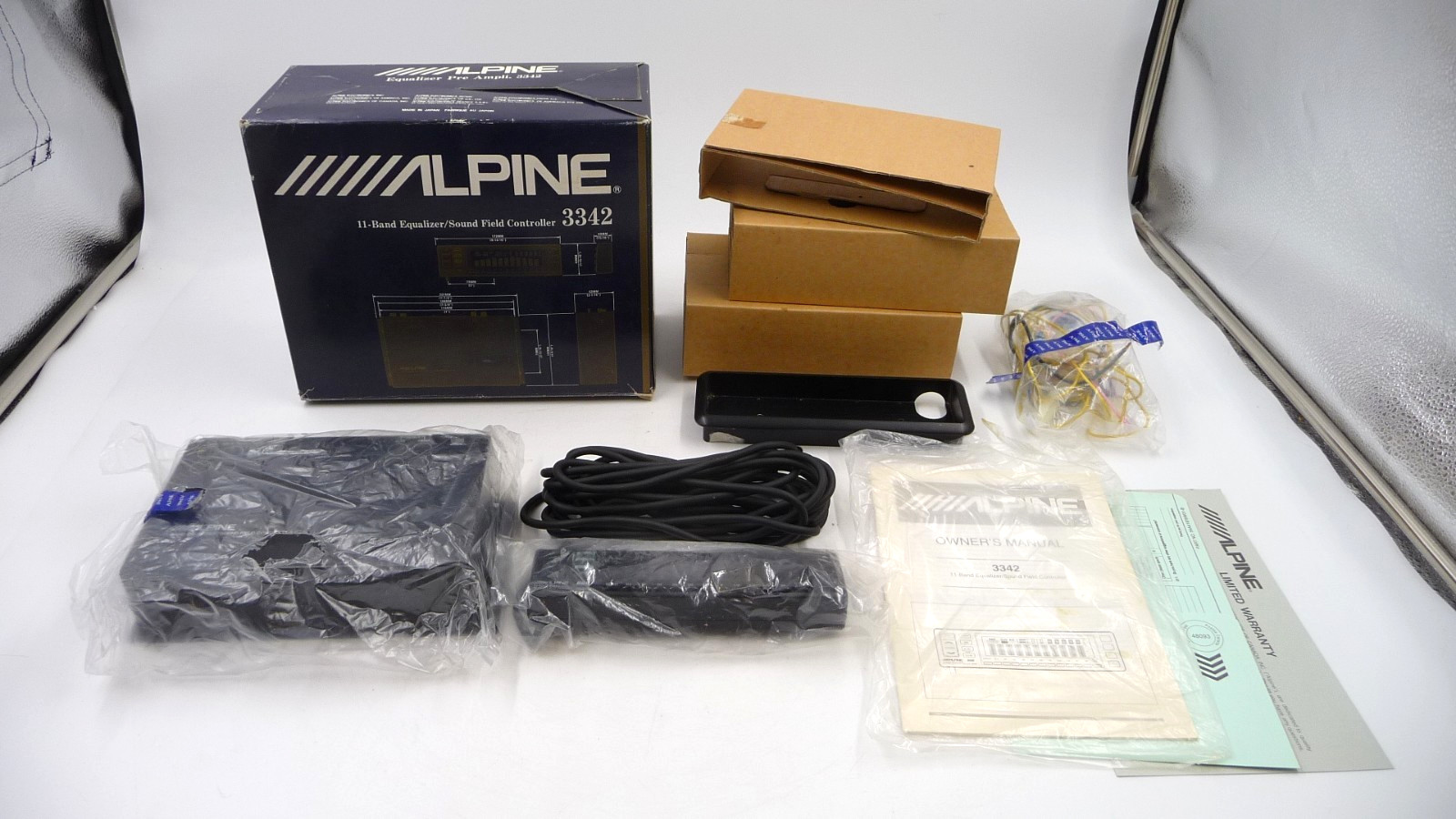 ALPINE 3342 complete in box old school equalizer preamp spectrum analyzer JAPAN