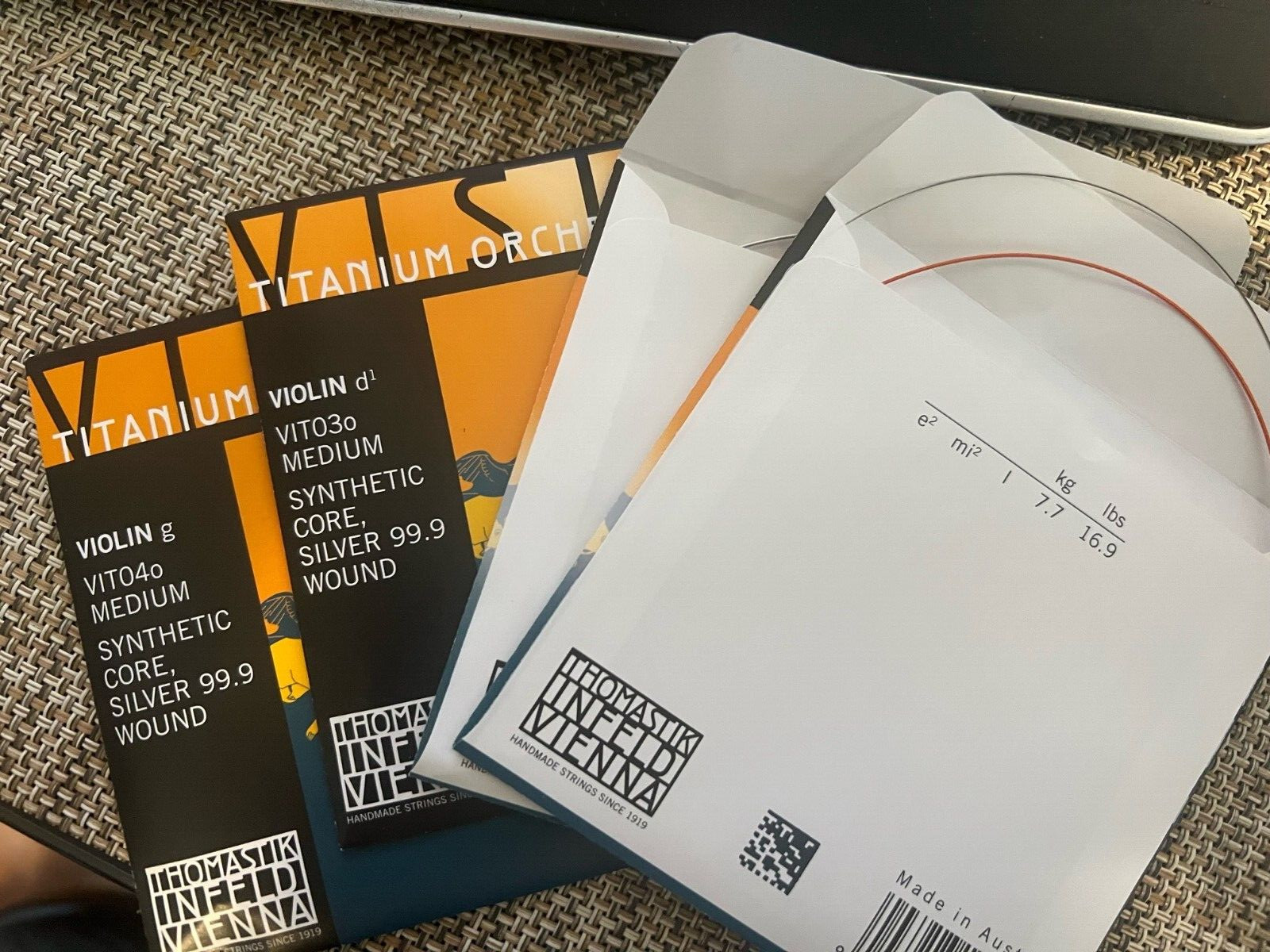 Thomastik Infeld 1 Set Vision Titanium Orchestra violin Strings Set 4/4 VITO100