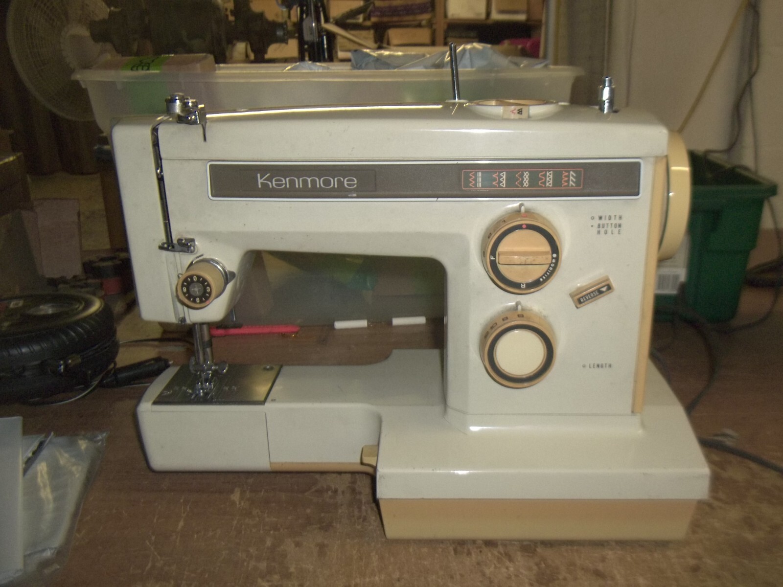 Vintage Kenmore 1525 Sewing Machine W/ Case & Manual