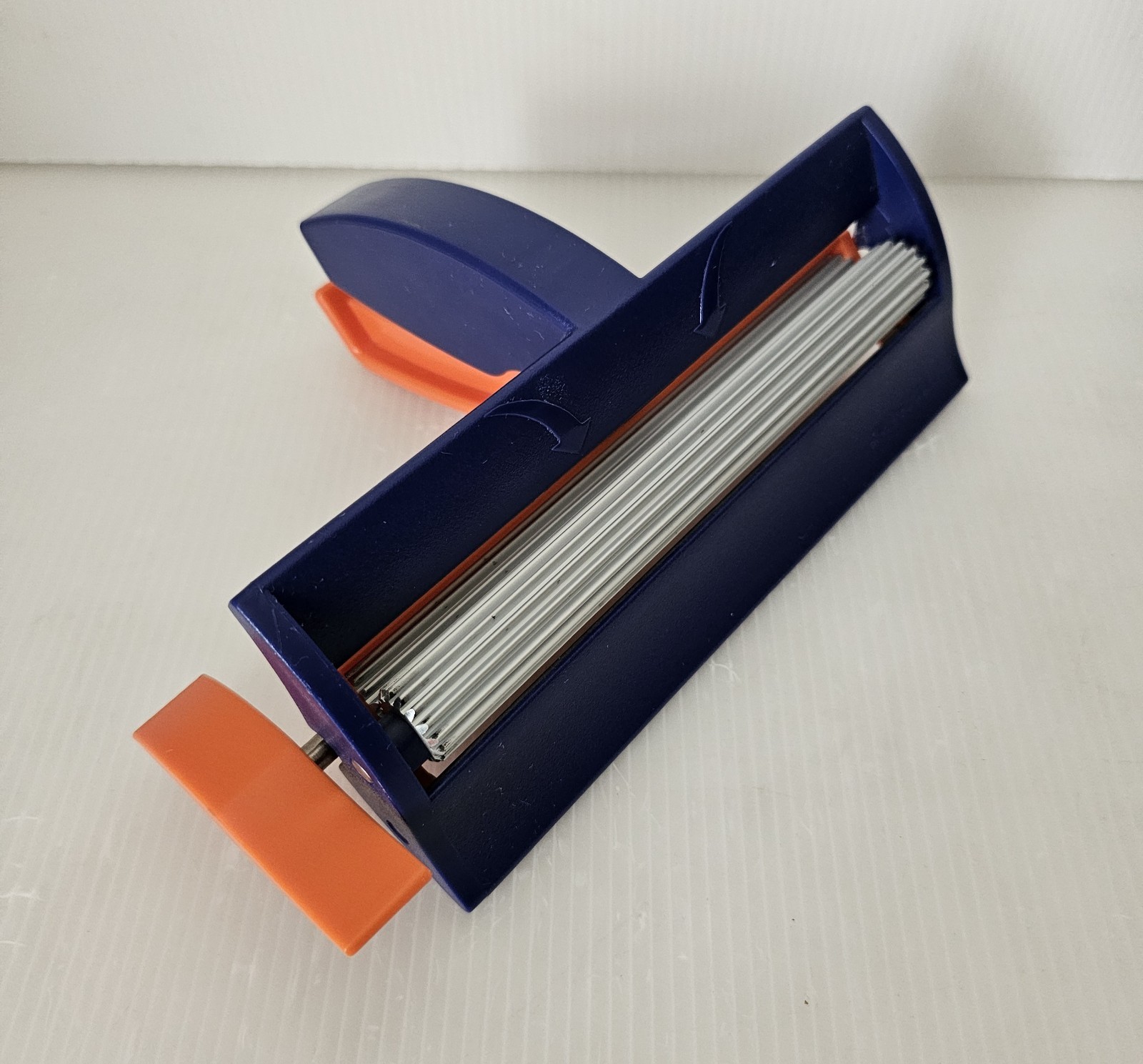 Fiskars Straight Edge Paper Crimper Tool 6.5" Corrugated Roller