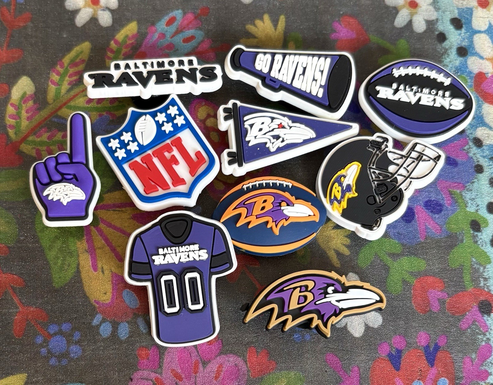10 Piece BALTIMORE RAVENS Football Team Shoe Charms Shoe Decorations