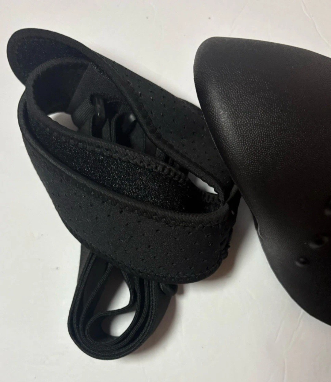 Restcloud C-Shaped Cervical Traction Device - Excellent Condition!! Black. New