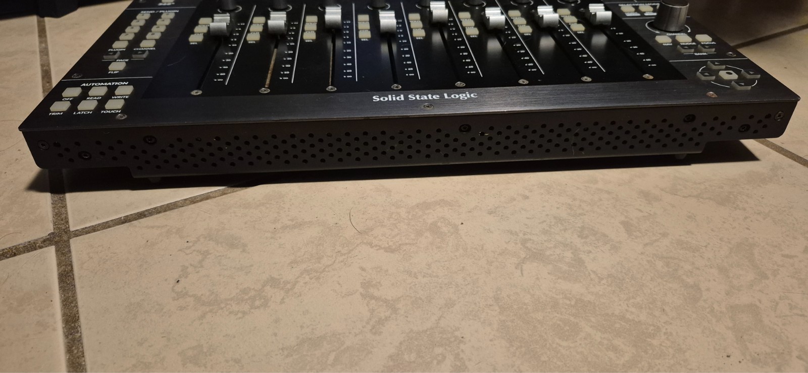 UF8 Advanced DAW Controller