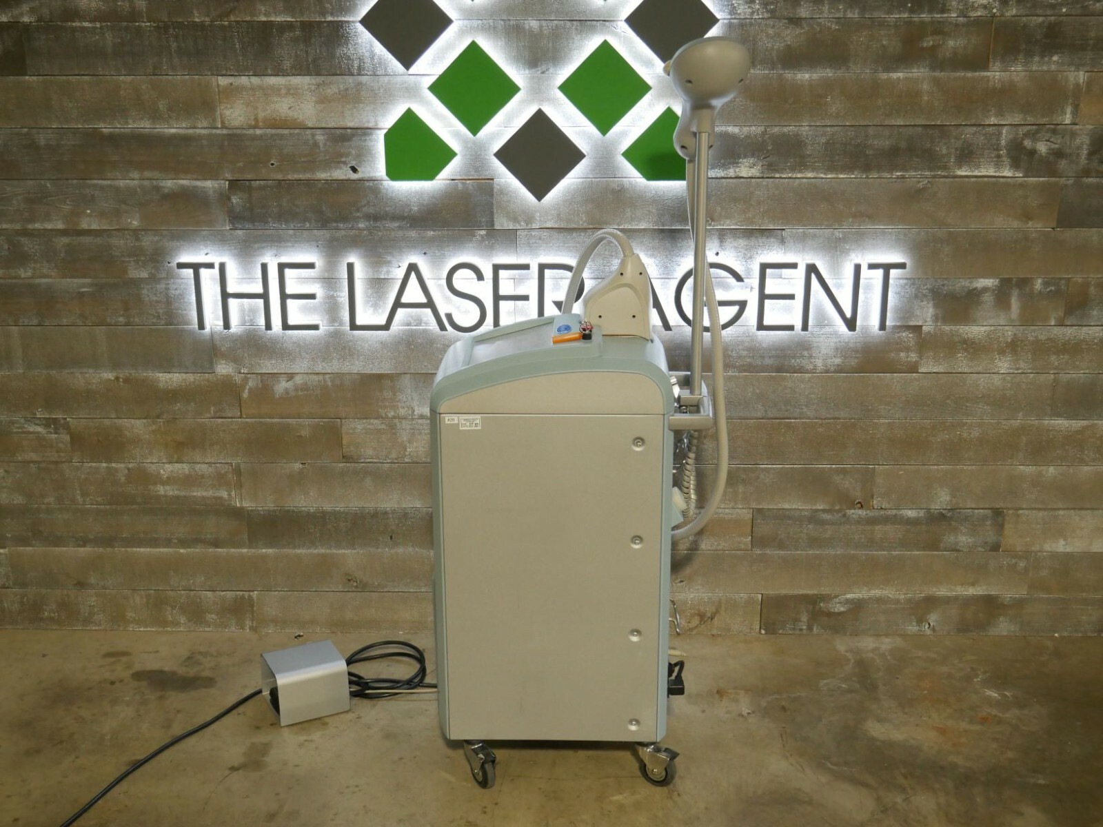 2006 Cutera Xeo SA with Limelight Handpiece