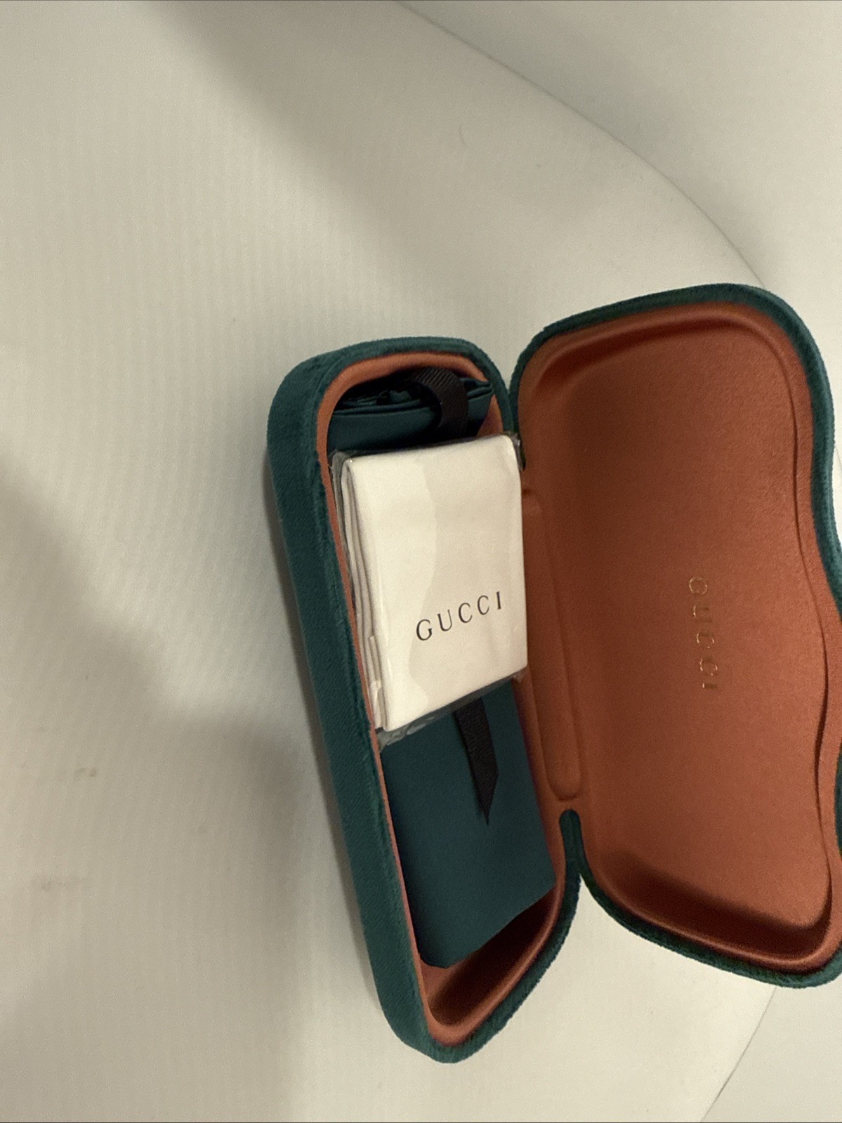Gucci, GREEN, Small, Velvet Clamshell case