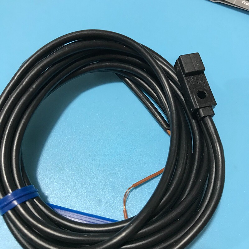 New In Box SUNX GXL-8FU Proximity Switch Sensor