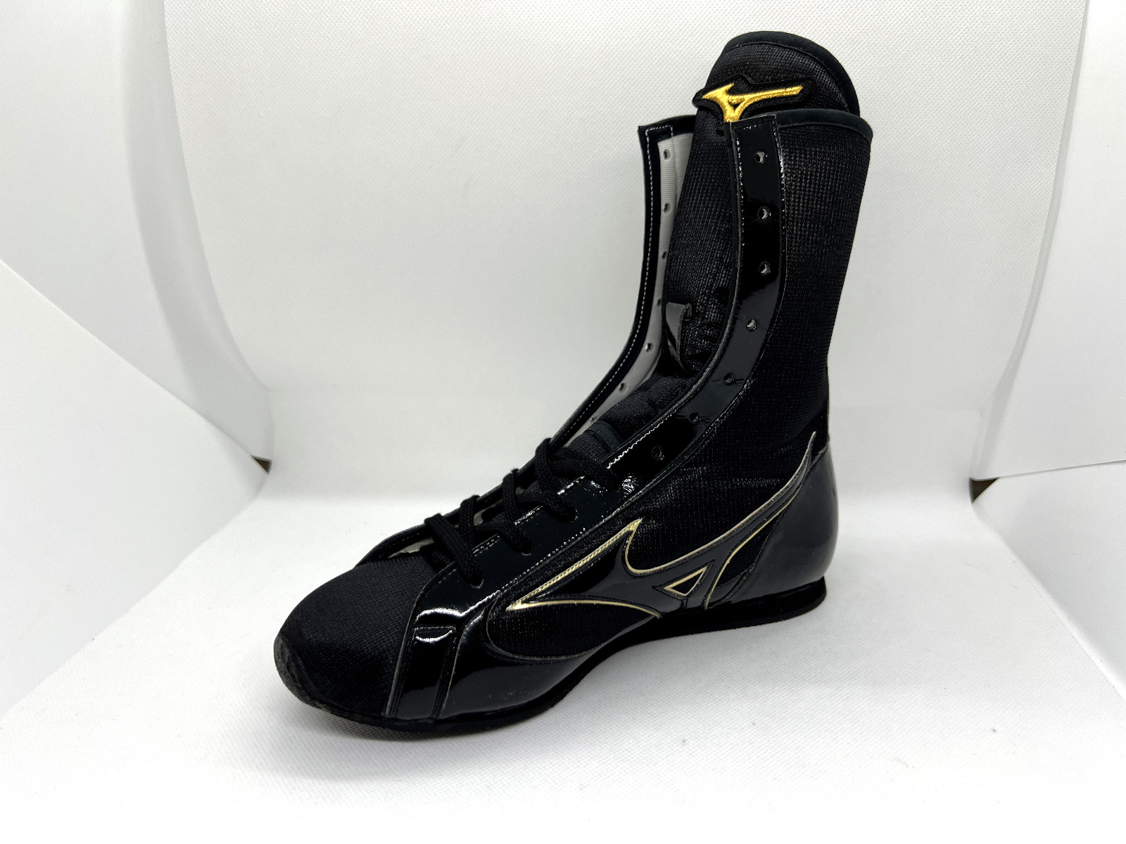 MIZUNO Boxing Shoes Finisher MID Black Black Line Gold 21GA231012 Enamel NEW